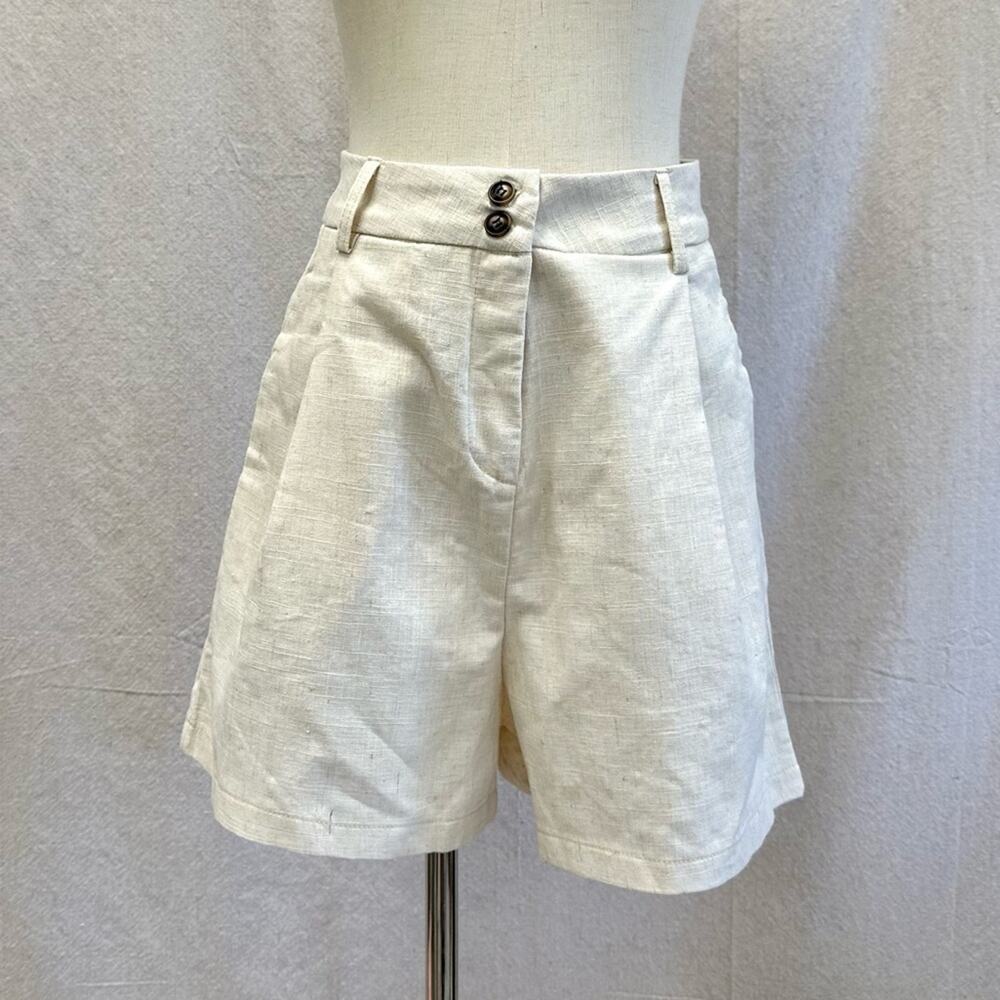 Goodnight Macaroon beige tailored A line textured shorts size large high rise‎